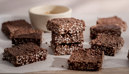 Barras de quinoa inflada