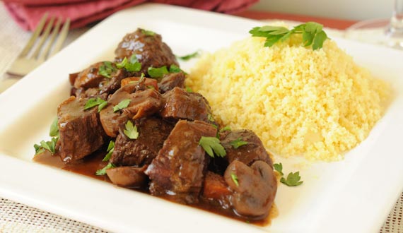 Estofado de Carne con Champiñones y Vino Tinto