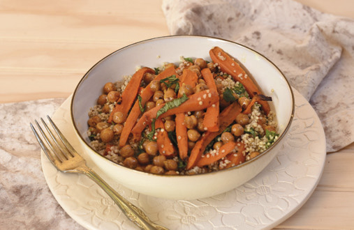 GARBANZOS CON QUINOA Y ZANAHORIAS ASADAS