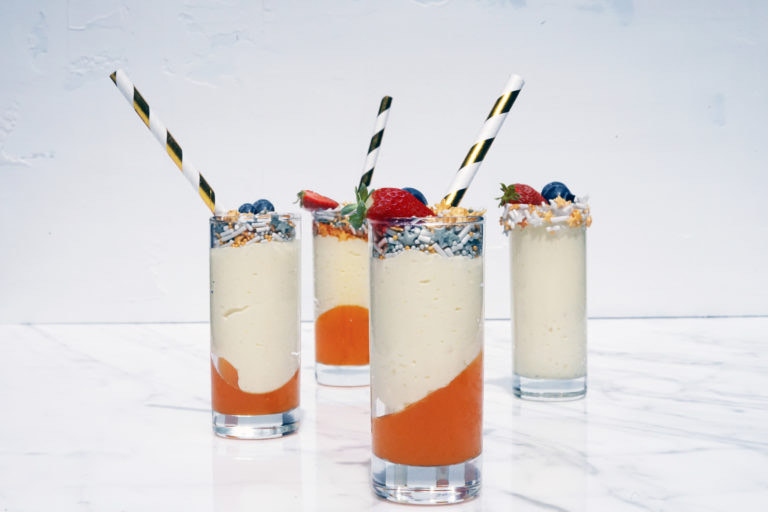 Shots de Chocolate Blanco con Maracuyá