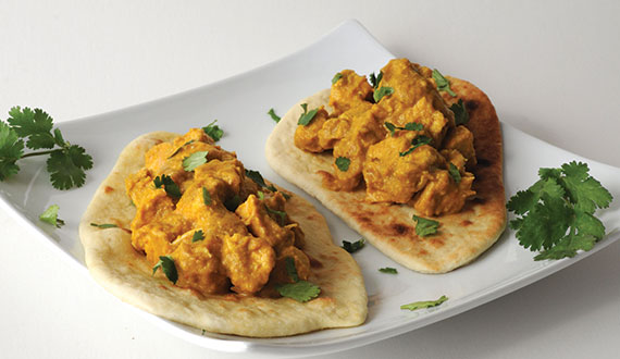 Curry de Pollo con Pan Indio