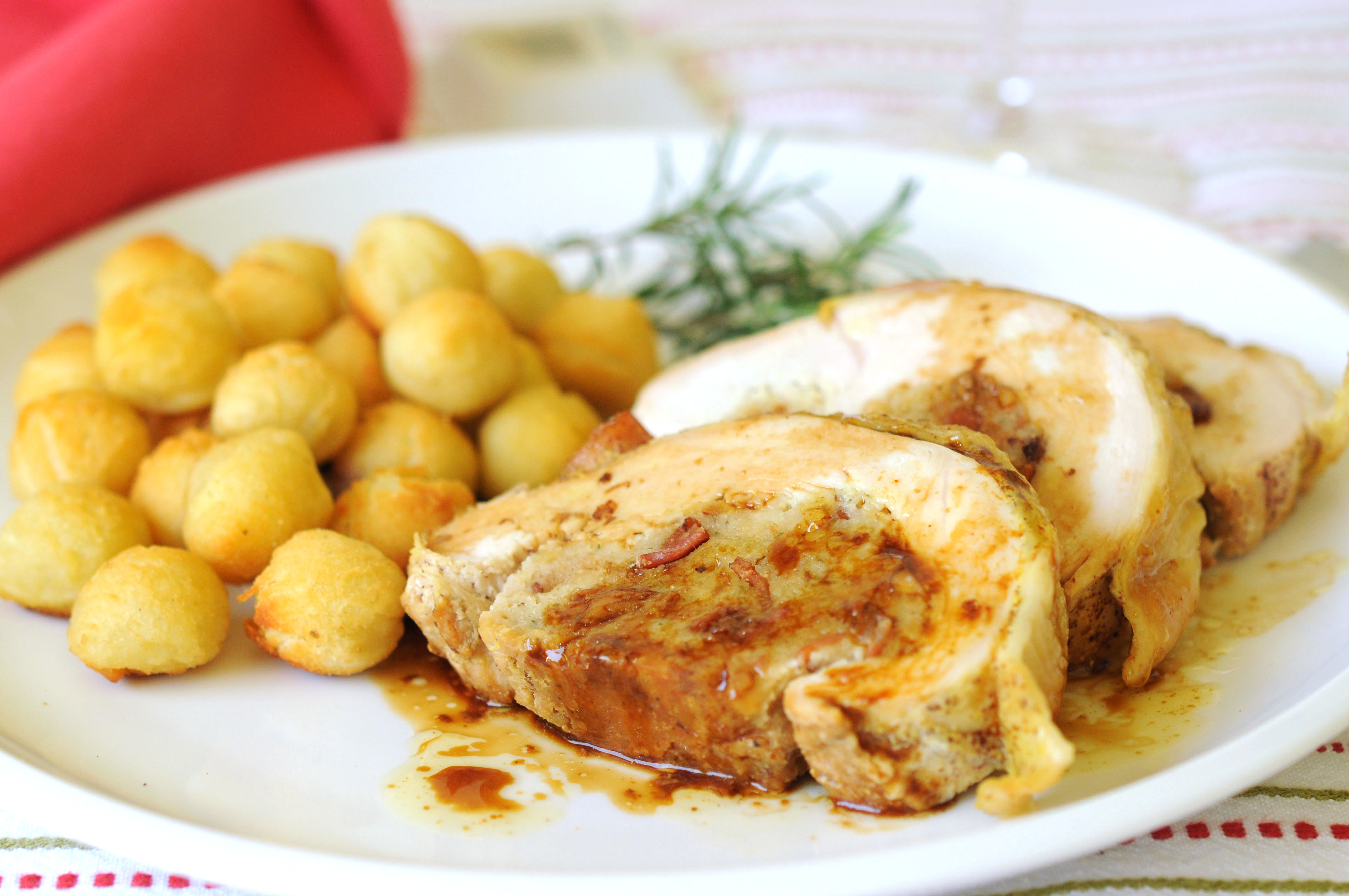 Pechuga de Pavo Rellena de Arándanos y Almendras