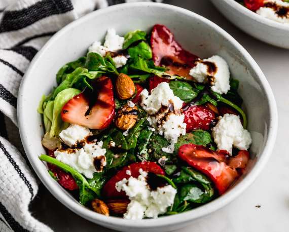 ENSALADA DE ESPINACAS Y FRUTILLAS