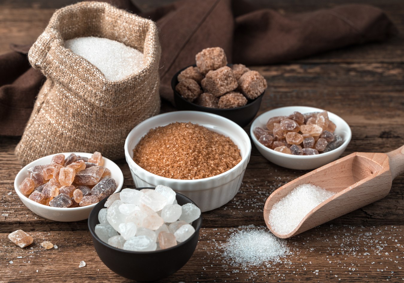 TIPOS DE AZÚCAR Y ENDULZANTES: PROPIEDADES, CALORÍAS Y CÓMO USARLOS