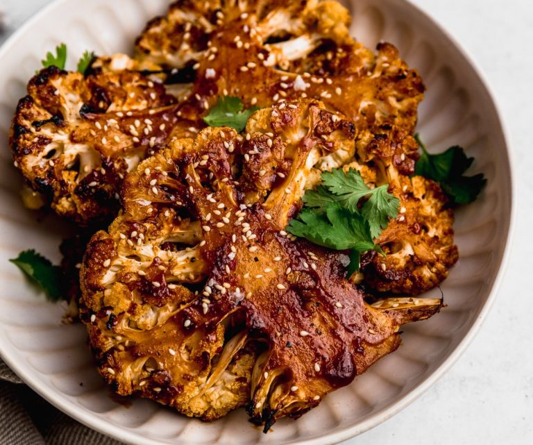 Coliflor al Horno Asada con Salsa Barbecue Merquén