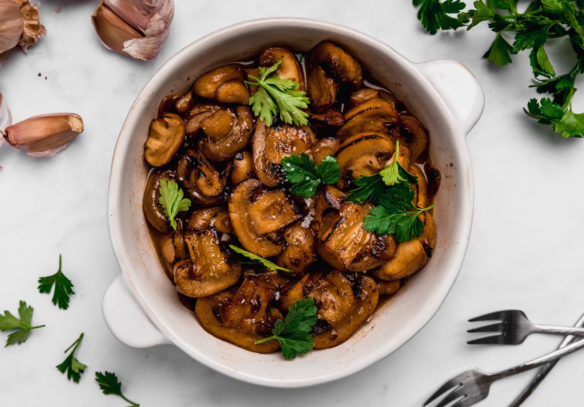 Champiñones al Ajillo con Vino Blanco
