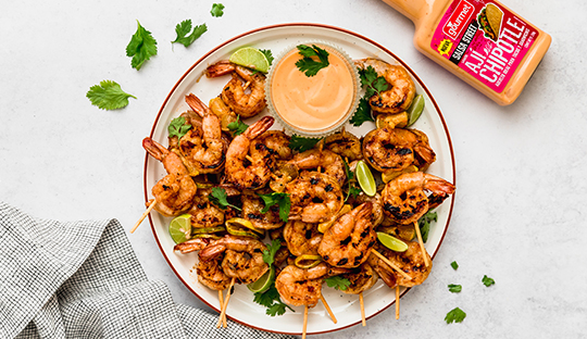 BROCHETAS DE CAMARÓN CON SALSA AJÍ CHIPOTLE