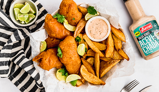 Merluza Frita con Salsa Acevichada