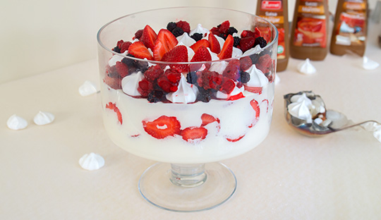 COPÓN DE BERRIES Y MERENGUITOS