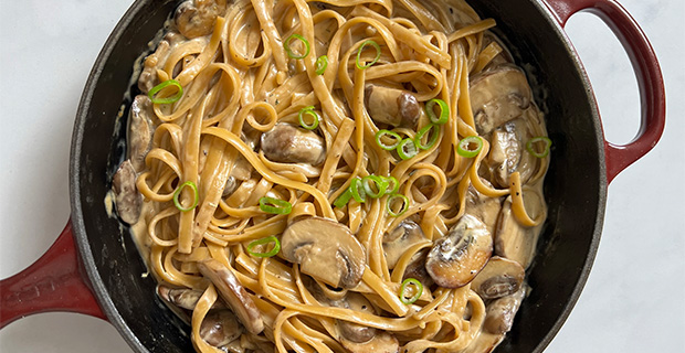 Pasta cremosa con champiñones