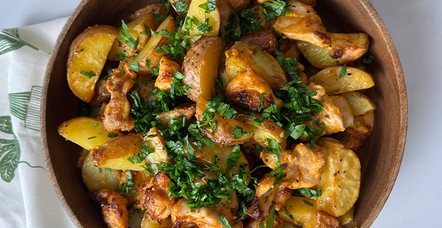 POLLO CON PAPRIKA Y PAPAS AL HORNO