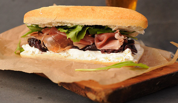 ¿Cómo preparar Sandwich Ciabatta de Jamón Serrano?