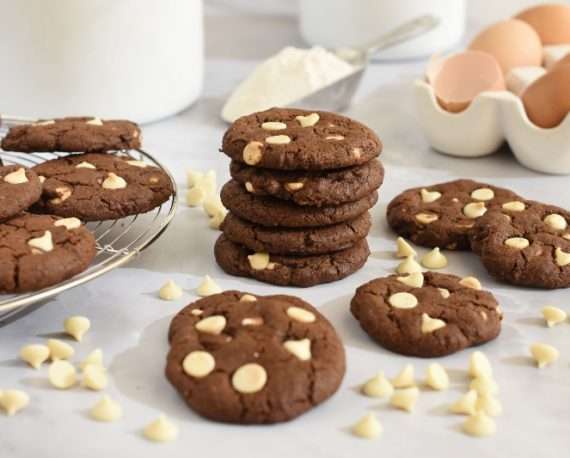 Galletas con chips de chocolate blanco